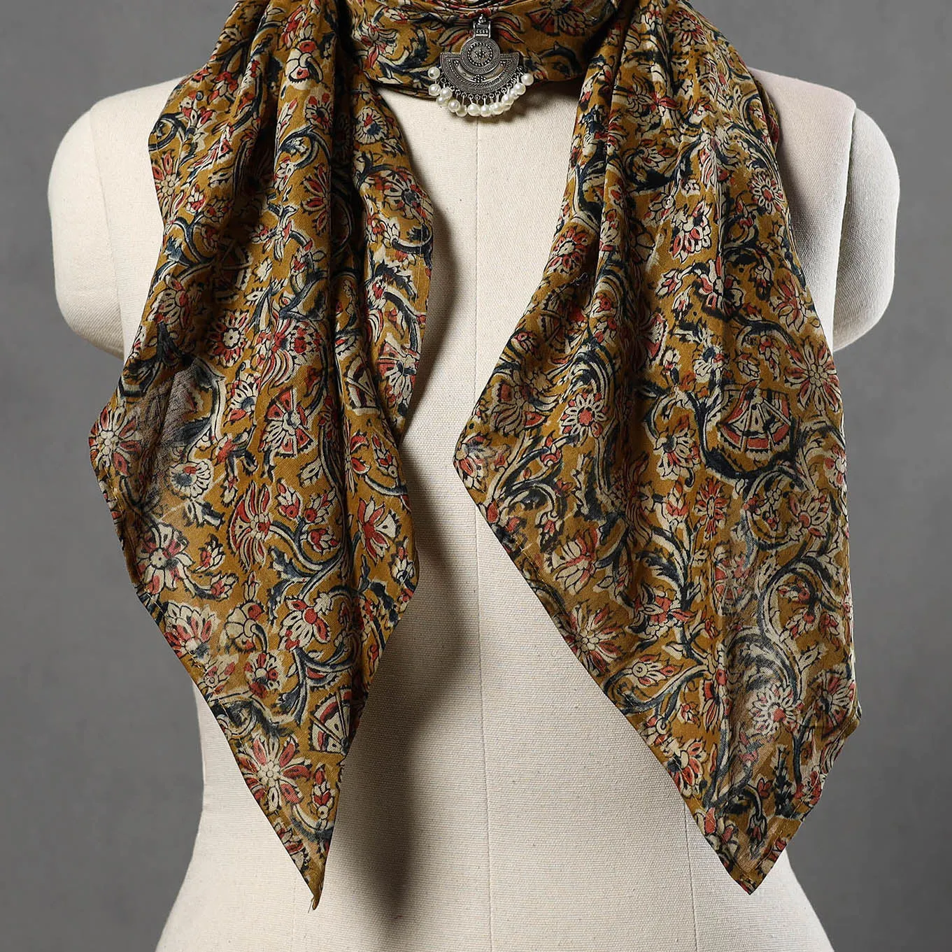 Block Printed Chanderi Silk Pendant Necklace Scarf 12