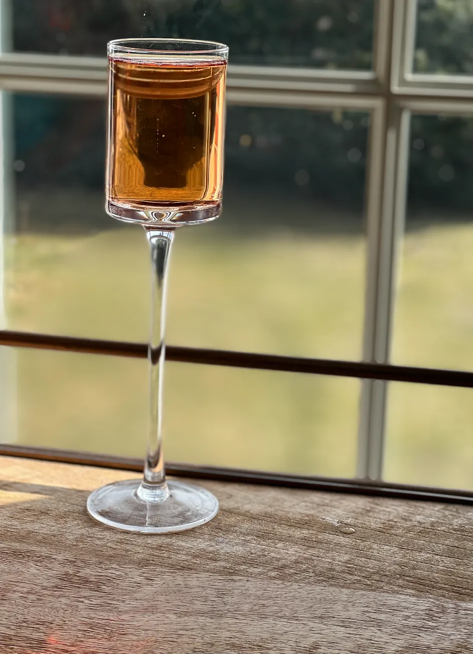 Lily (Wine Glass set of 2) Long Stem Wine Glasses